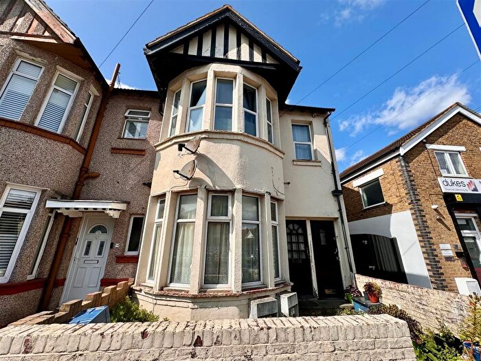 1 Bedroom Flat To Rent In Tintern Avenue, Westcliff-On-Sea, SS0