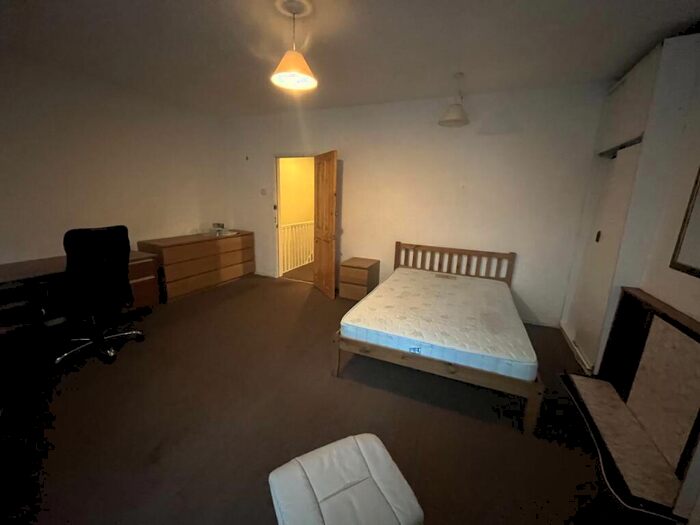 5 Bedroom House To Rent In Partridge Road, Roath, CF24