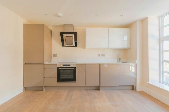 1 Bedroom Flat To Rent In High Street, Hornsey, London, N8