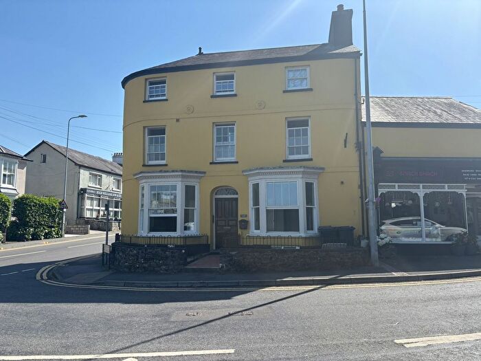 1 Bedroom Studio To Rent In Prospect House, New Road, Llandeilo, Carmarthenshire., SA19