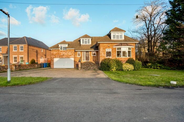 5 Bedroom Detached House To Rent In Welley Avenue, Wraysbury, Staines, TW19