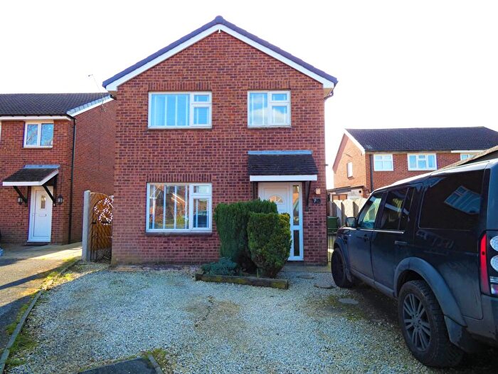 3 Bedroom Detached House To Rent In Repton Close, S40