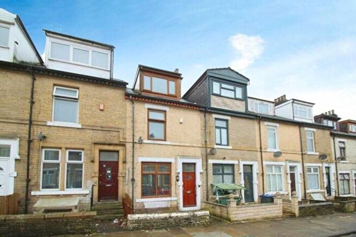 6 Bedroom Terraced House For Sale In , Grantham Place Bradford, BD7