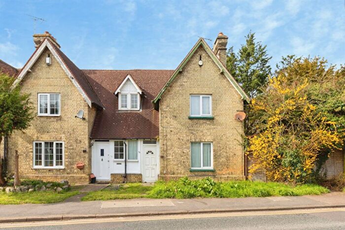 2 Bedroom House To Rent In Great North Rd, Welwyn Garden City, AL8