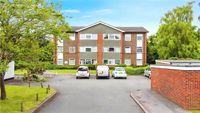 2 Bedroom Apartment For Sale In Parkhouse Lane, Reading, Berkshire, RG30