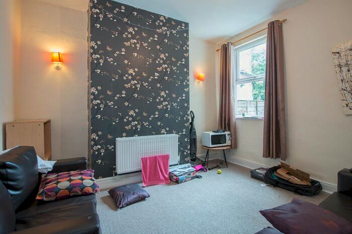 3 Bedroom Flat To Rent In Moorfield Road, West Didsbury, Didsbury, Manchester, M20