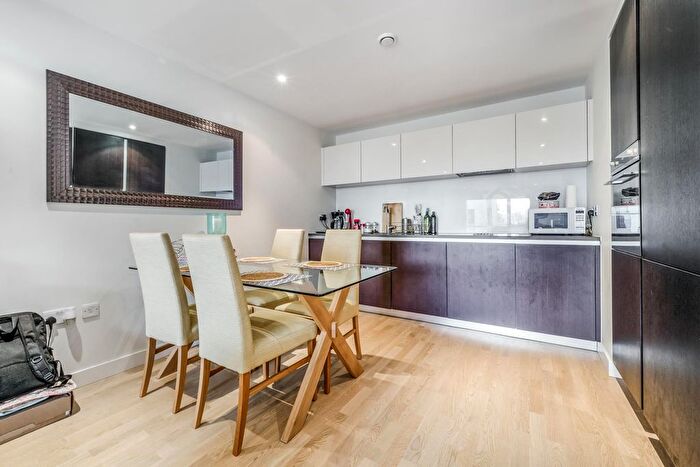1 Bedroom Flat For Sale In Hyperion Tower, Brentford, TW8