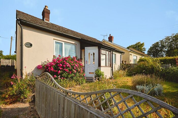 2 Bedroom Detached Bungalow For Sale In East Farm Bungalows, Fovant, Salisbury, SP3