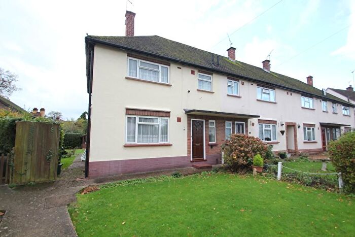 3 Bedroom Semi Detached House To Rent In Horsell, Woking, Surrey, GU21