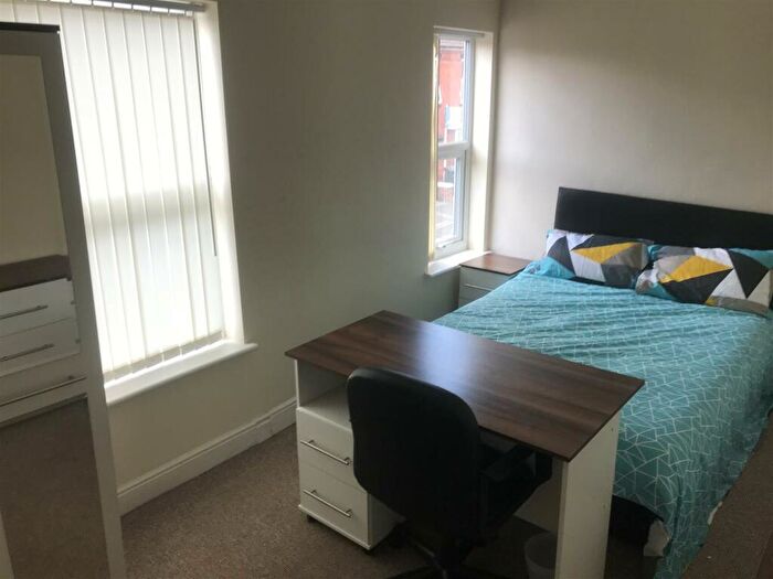 4 Bedroom Terraced House To Rent In South Parade - Four Bedrooms & Three Bathrooms! /, LN1