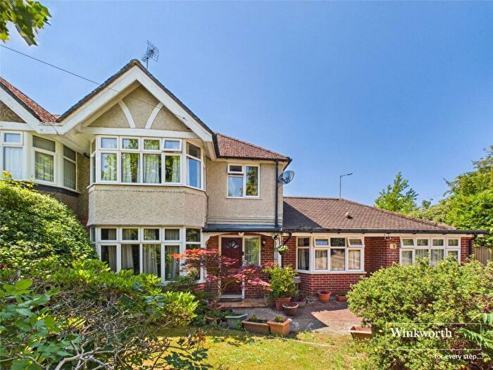 5 Bedroom Semi-Detached House For Sale In Hungerford Drive, Reading, Berkshire, RG1