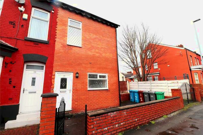 2 Bedroom Flat To Rent In Clitheroe Road, Manchester, Greater Manchester, M13