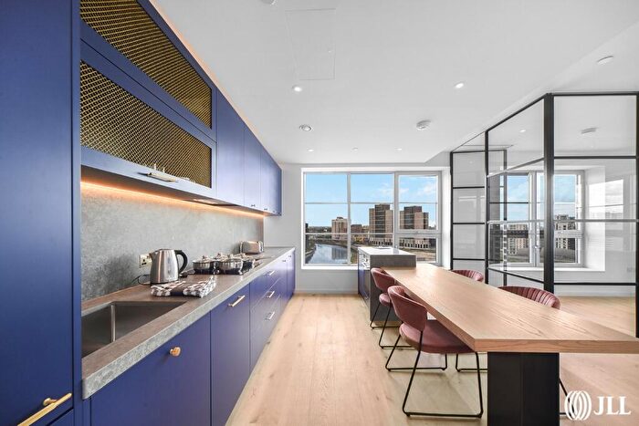 2 Bedroom Apartment To Rent In Douglass Tower, Good Luck Hope, E14