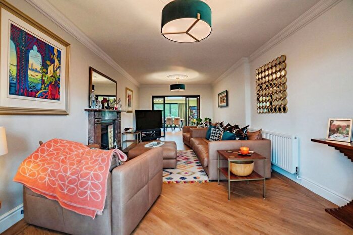 4 Bedroom Detached House For Sale In Hough Green Road, Widnes, WA8