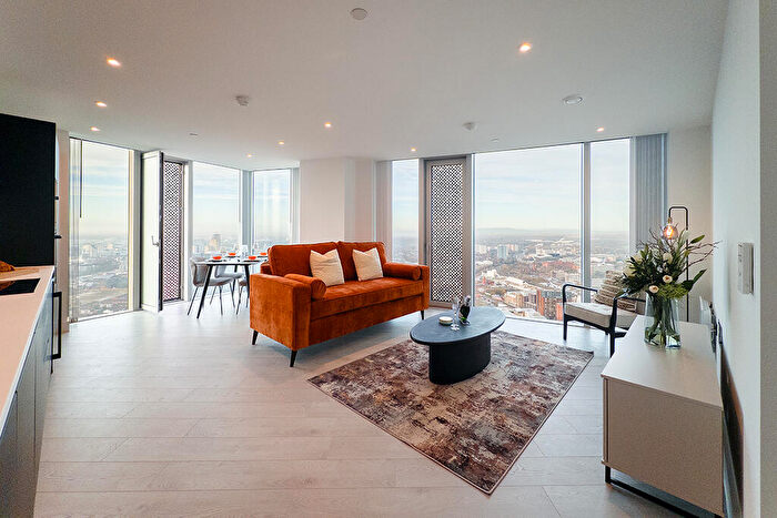 2 Bedroom Apartment To Rent In Vista River Gardens, Manchester City Centre., M3