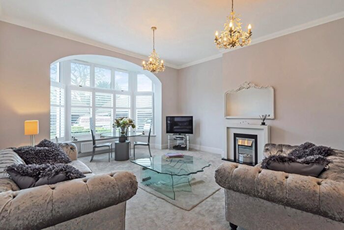 1 Bedroom Flat To Rent In Knotley Way, West Wickham, BR4