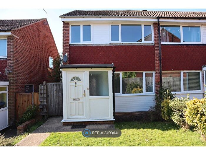 3 Bedroom Semi-Detached House To Rent In Plover Walk, Chelmsford, CM2