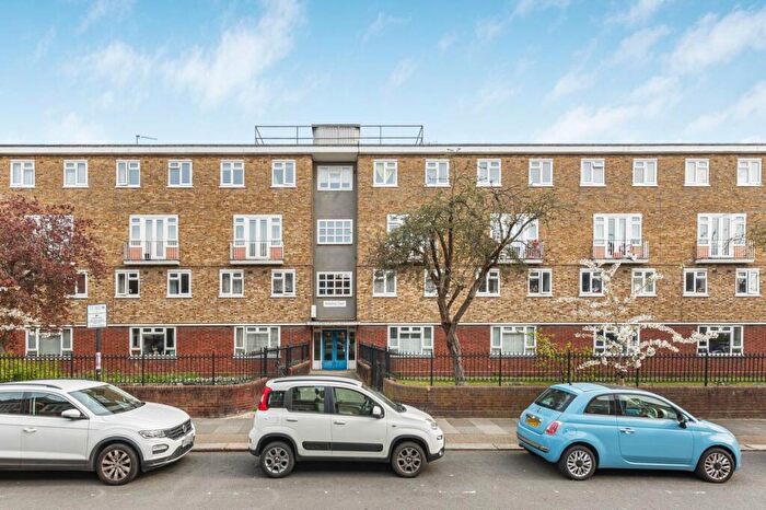 3 Bedroom Maisonette To Rent In Battersea High Street, London, SW11