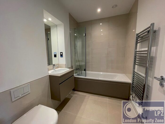 3 Bedroom Semi-Detached House To Rent In Seymour Drive, Turnbridge Wells, TN2