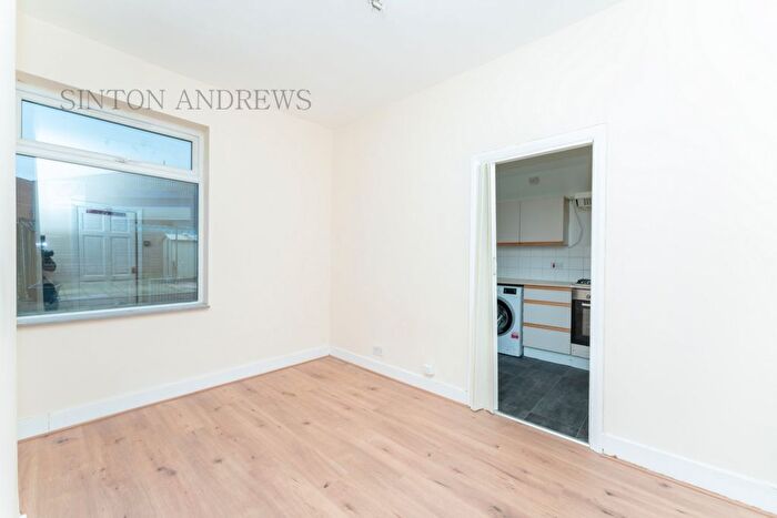 2 Bedroom Terraced House To Rent In Endsleigh Road, Southall, UB2