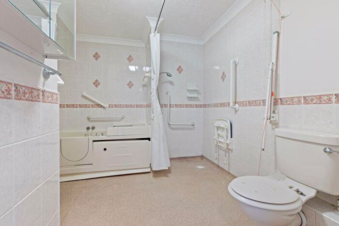 2 Bedroom Retirement Property For Sale In Stockbridge Road, Chichester, PO19