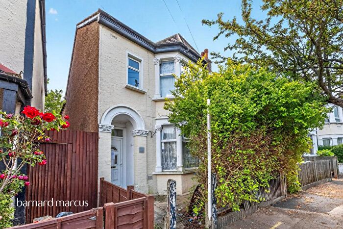 3 Bedroom End Of Terrace House For Sale In Elliott Road, Thornton Heath, CR7