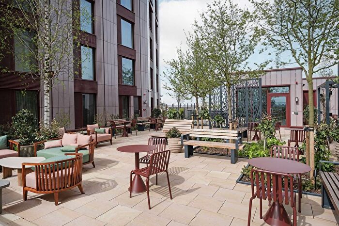 2 Bedroom Flat To Rent In Selbourne Road, Walthamstow, E17