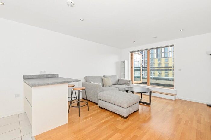 2 Bedroom Apartment For Sale In Gateway South, Marsh Lane, LS9