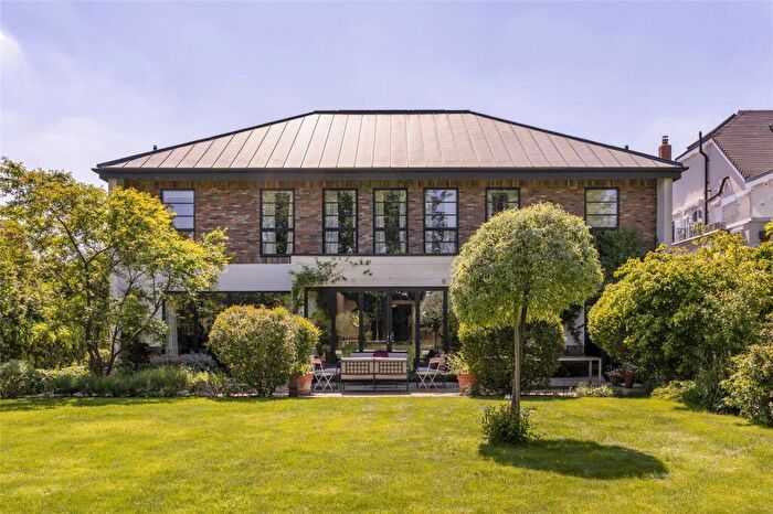 6 Bedroom Detached House For Sale In Aylestone Avenue, London, NW6