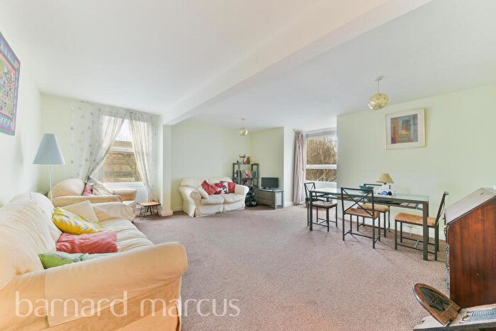 2 Bedroom Flat To Rent In Grant Road, SW11