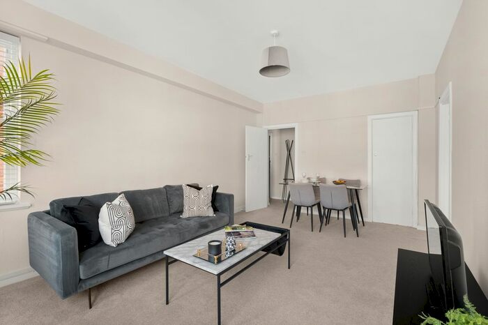 2 Bedroom Flat To Rent In Dolphin Square, London, SW1V