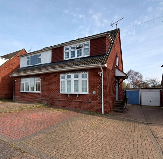 3 Bedroom Semi Detached House To Rent In Edinburgh Avenue, Corringham, SS17