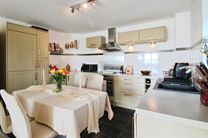 2 Bedroom Apartment To Rent In Jim Driscoll Way, Cardiff, CF11