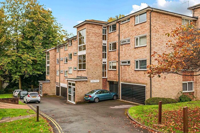 3 Bedroom Flat For Sale In Northlands Drive, Twyford Court Northlands Drive, SO23