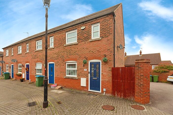 2 Bedroom End Terrace House For Sale In Portman Mews, Aylesbury, HP19