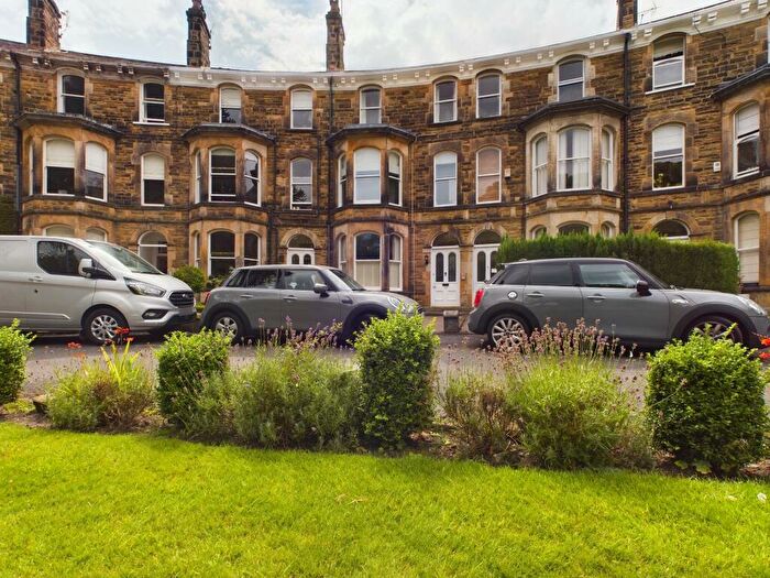 1 Bedroom Flat To Rent In Royal Crescent, Harrogate, HG2