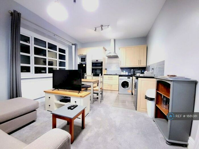 2 Bedroom Flat To Rent In Brunswick Street, Swansea, SA1