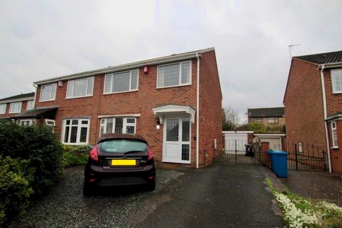3 Bedroom Property To Rent In Launceston Close, Tamworth, B77
