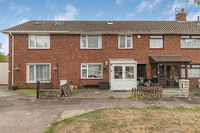 3 Bedroom Terraced House For Sale In Tapsters, Bristol, BS30