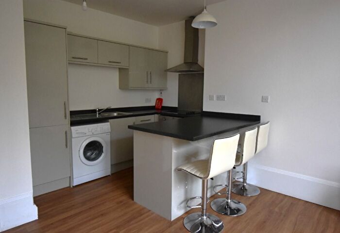 2 Bedroom Flat To Rent In - Pearson Park, Hull, HU5