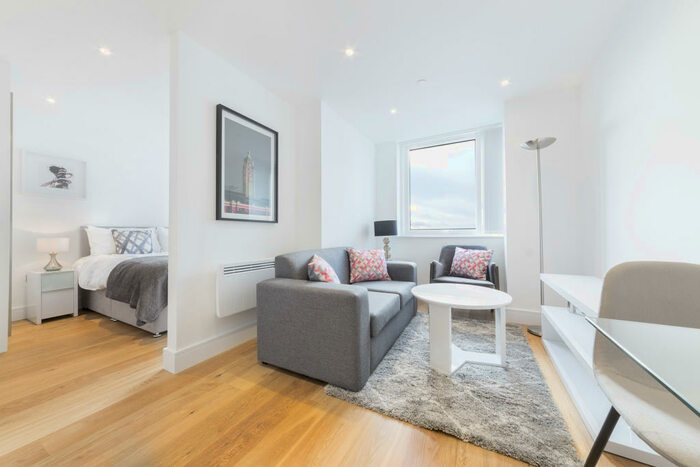 Apartment To Rent In Skyline, - High Street, Slough, SL1