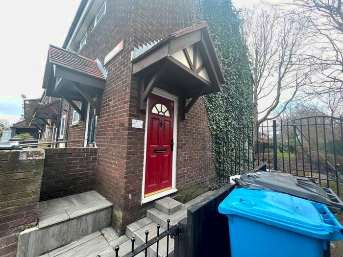 1 Bedroom Flat To Rent In Troy Walk, Salford, M5