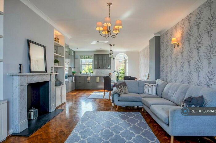 3 Bedroom Terraced House To Rent In Sovereign Crescent, London, SE16