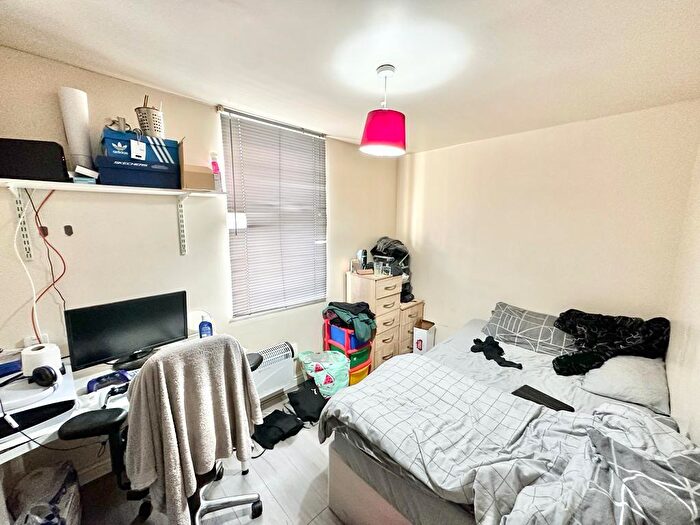 2 Bedroom Flat To Rent In Bristol Road, Birmingham, B29