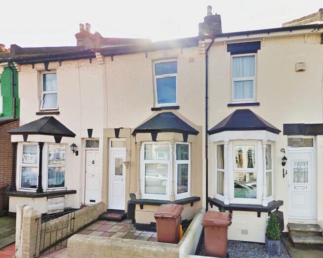 3 Bedroom Terraced House To Rent In Railway Street, Gillingham, ME7