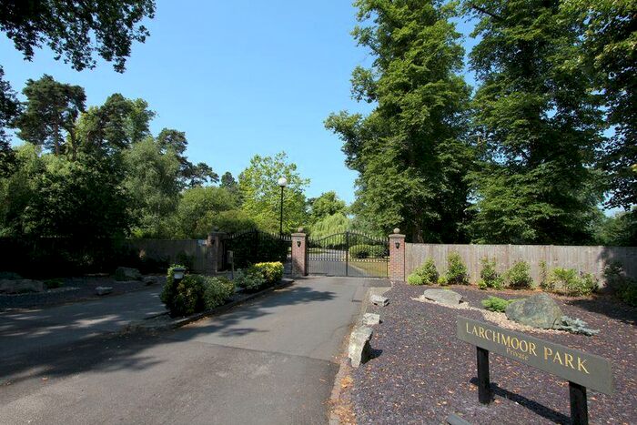 2 Bedroom Apartment To Rent In Larchmoor Park, Stoke Poges, SL2