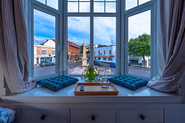 3 Bedroom Terraced House To Rent In High Street, Bristol, BS9