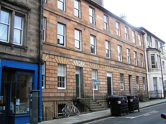 4 Bedroom Flat To Rent In Grove Street, Edinburgh, EH3