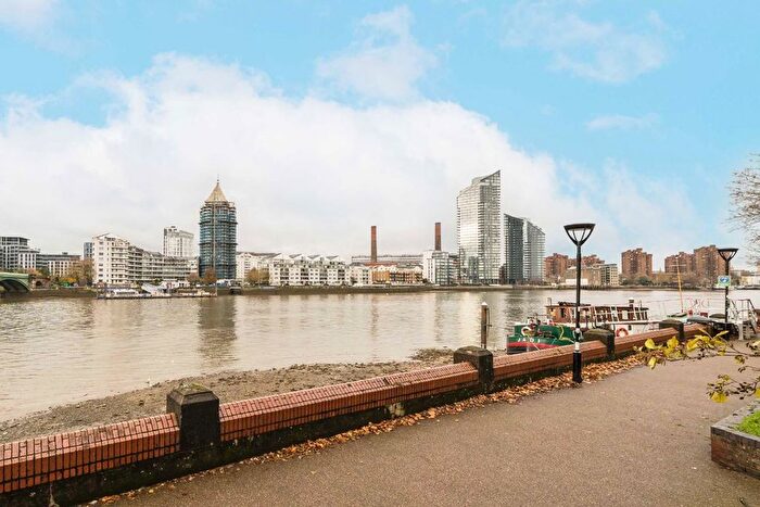 2 Bedroom Flat For Sale In Vicarage Crescent, Battersea, SW11