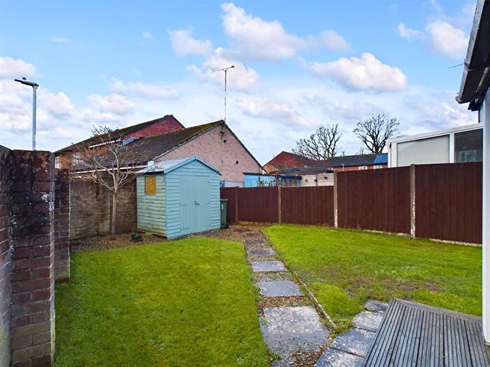 2 Bedroom Bungalow For Sale In Hewlett Close, Chippenham, SN15